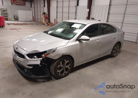 2021 Kia Forte Lxs z USA, uszkodzony, nr VIN 3KPF24AD1ME378113